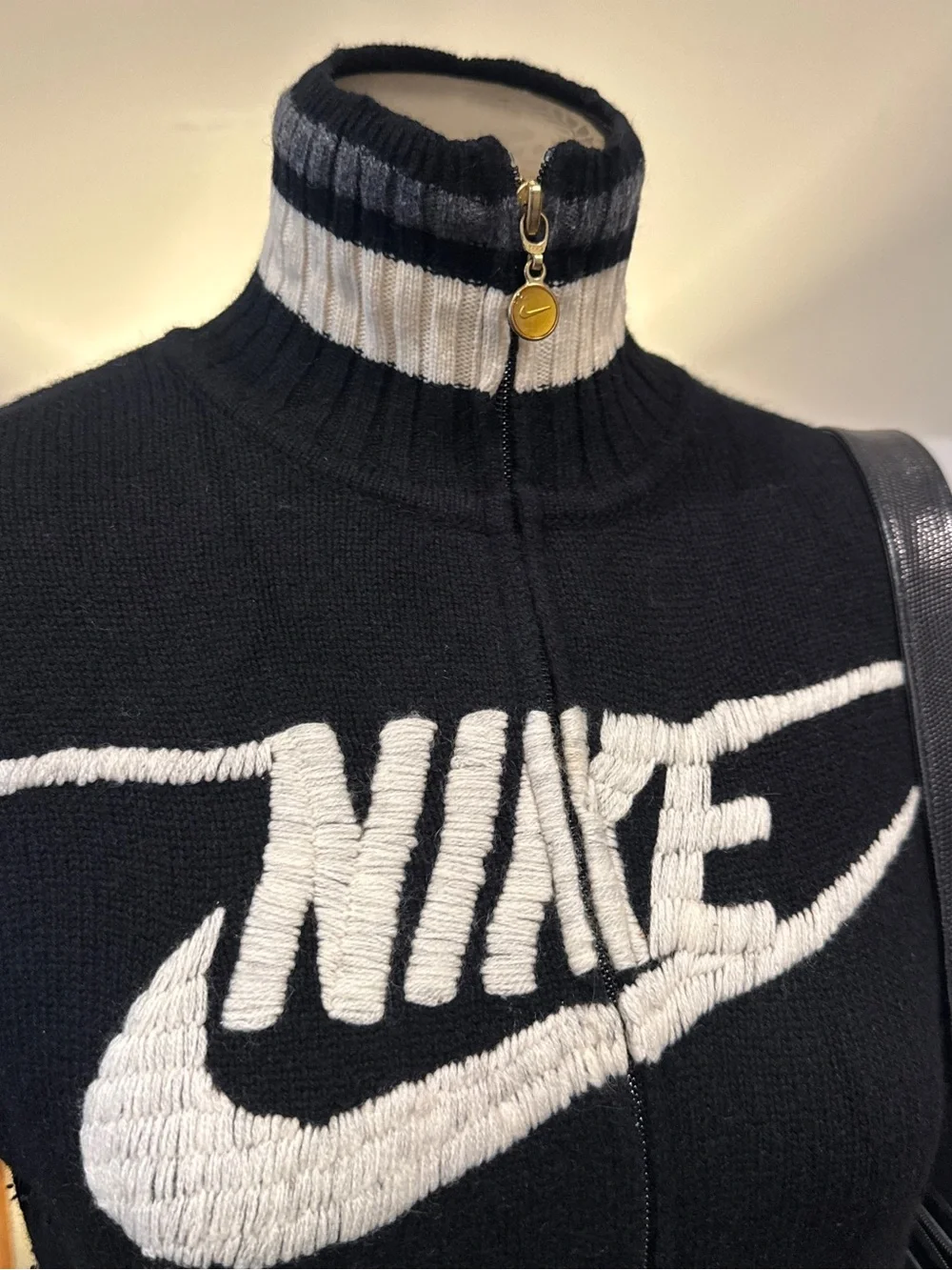 Vintage 90s Nike 100% Cashmere Sweater Womens S-M White Black Full Zip YKK Zippe